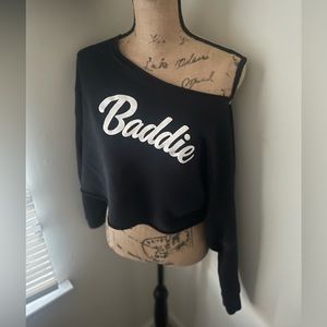 “Baddie” Off the shoulder cropped sweater Tee 🖤
